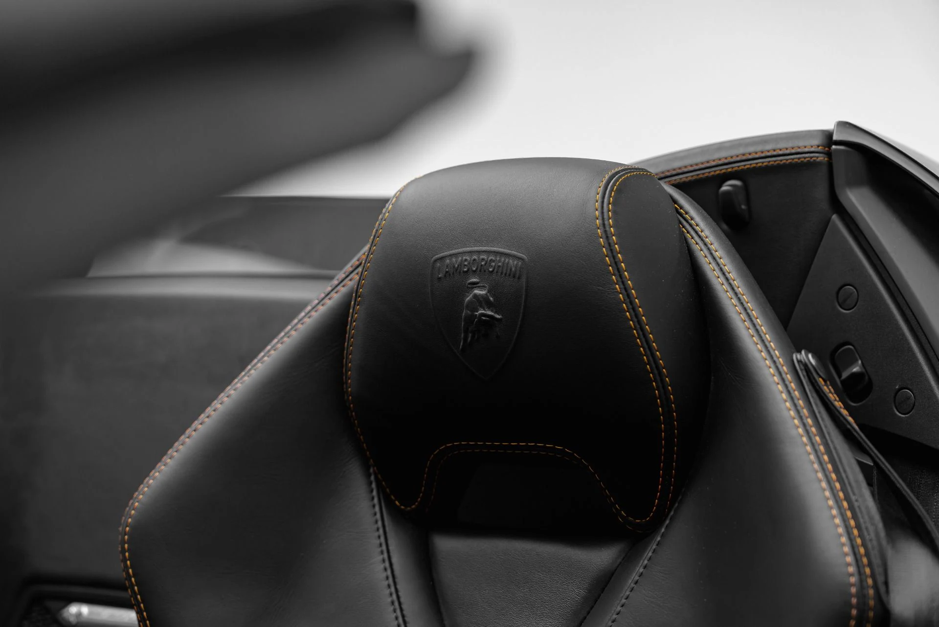 mph044_2203142511_Used_2017_Lamborghini_Huracan_LP_580_2_Spyder_1787204868_9c2d13f2d2
