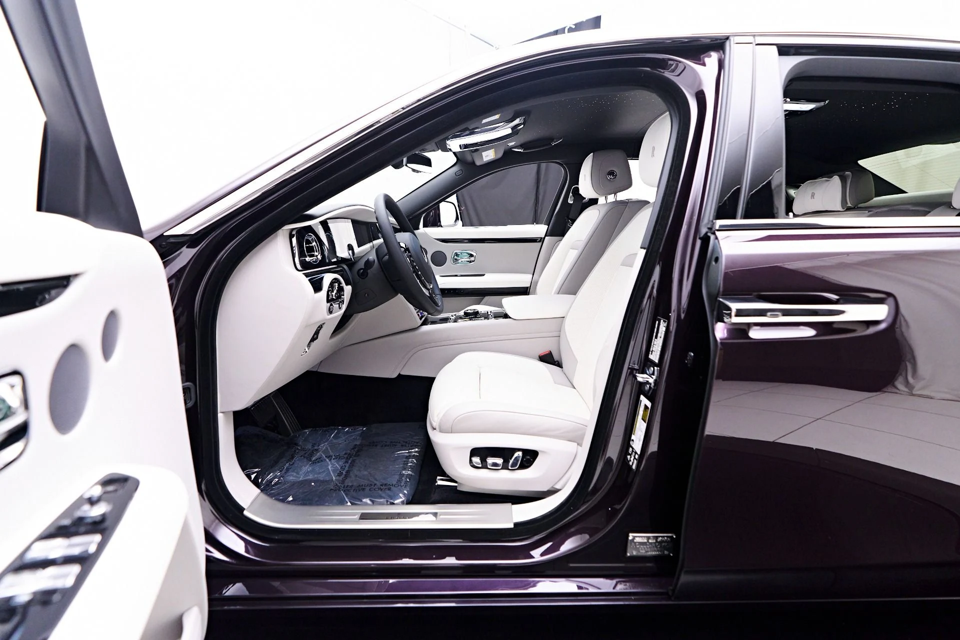 mph044_2205439301_Used_2024_Rolls_Royce_Ghost_Base_1752169894_5134a0d191