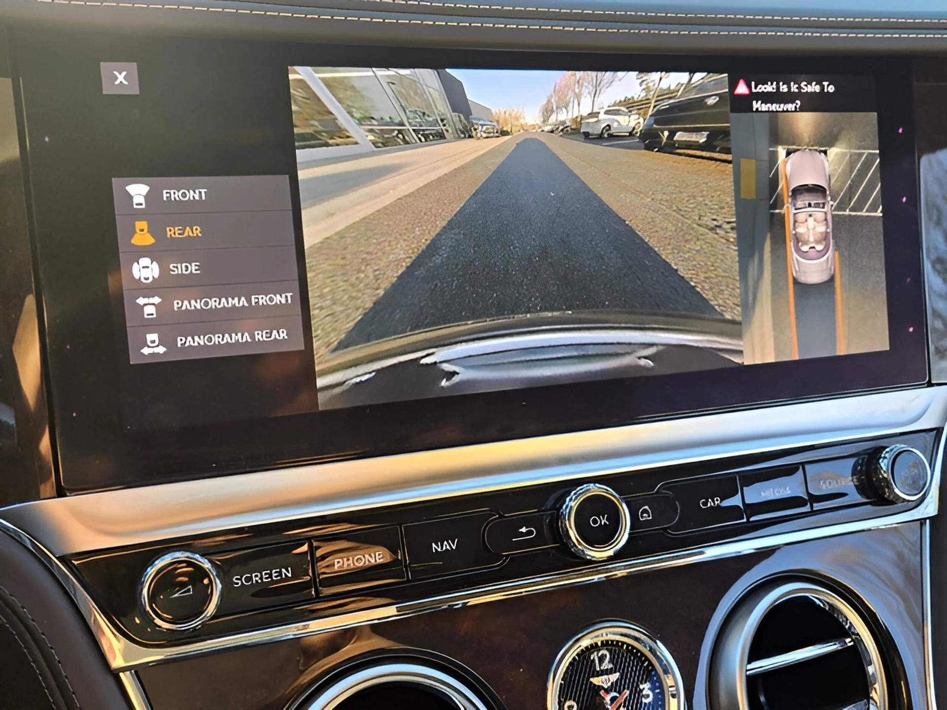 mph044_2205933172_4fcff24d0794e9e0714b7a1df954a000x_bf676ea839