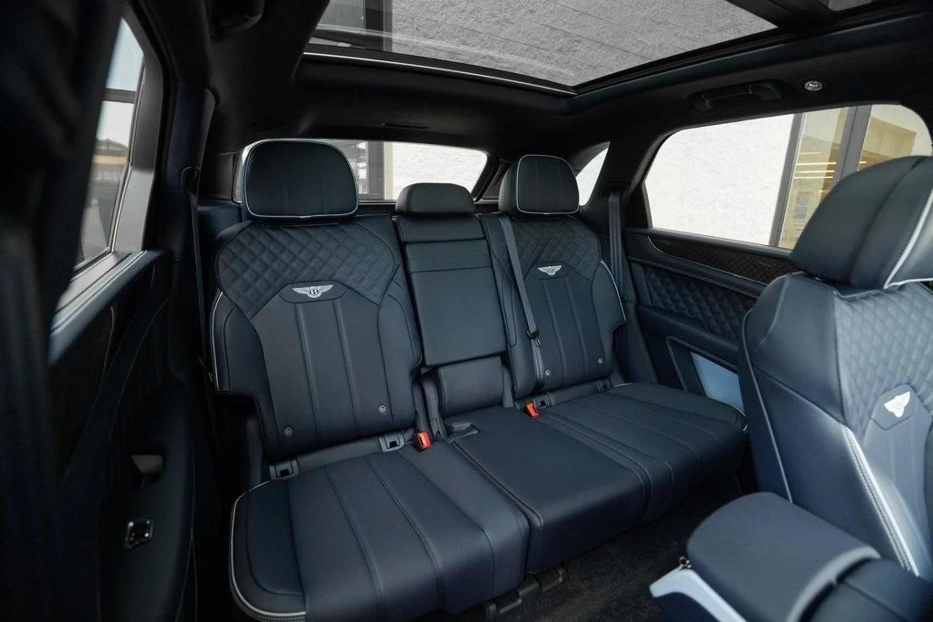 mph044_2207812417_b1b42665887396f22b63cd01f65010fbx_2007f68d3e