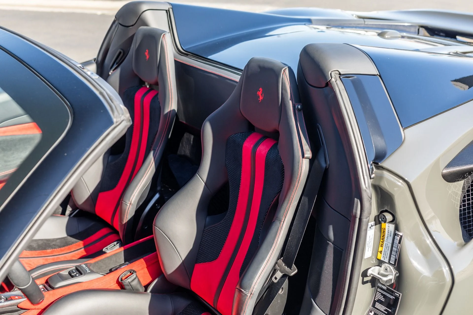 mph044_2215329233_Used_2023_Ferrari_F8_Spider_1736988455_520e10450b