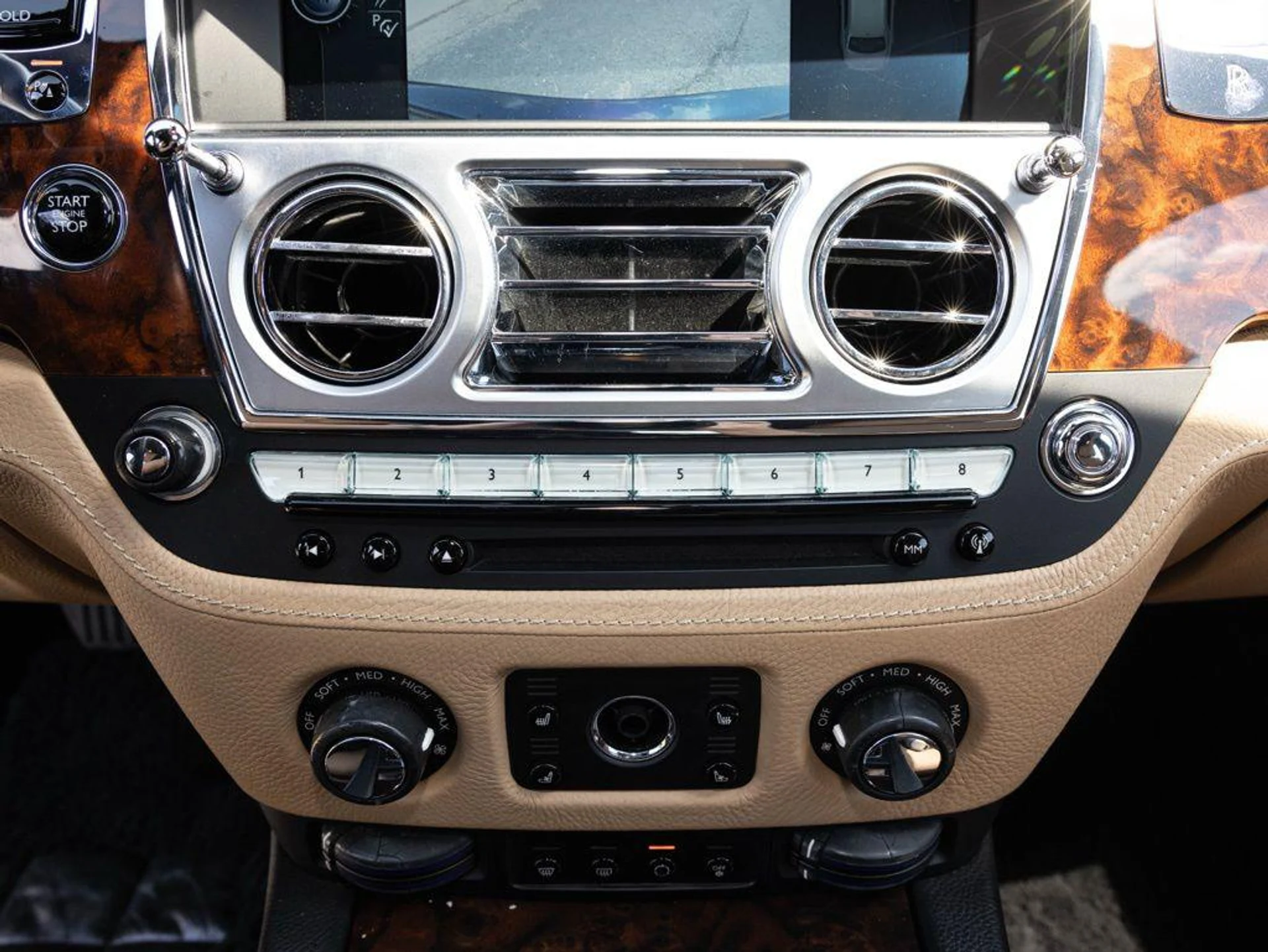 mph044_2230483400_504934488_69c6ebb55561dbbd2d618bfe_c37c7c876e