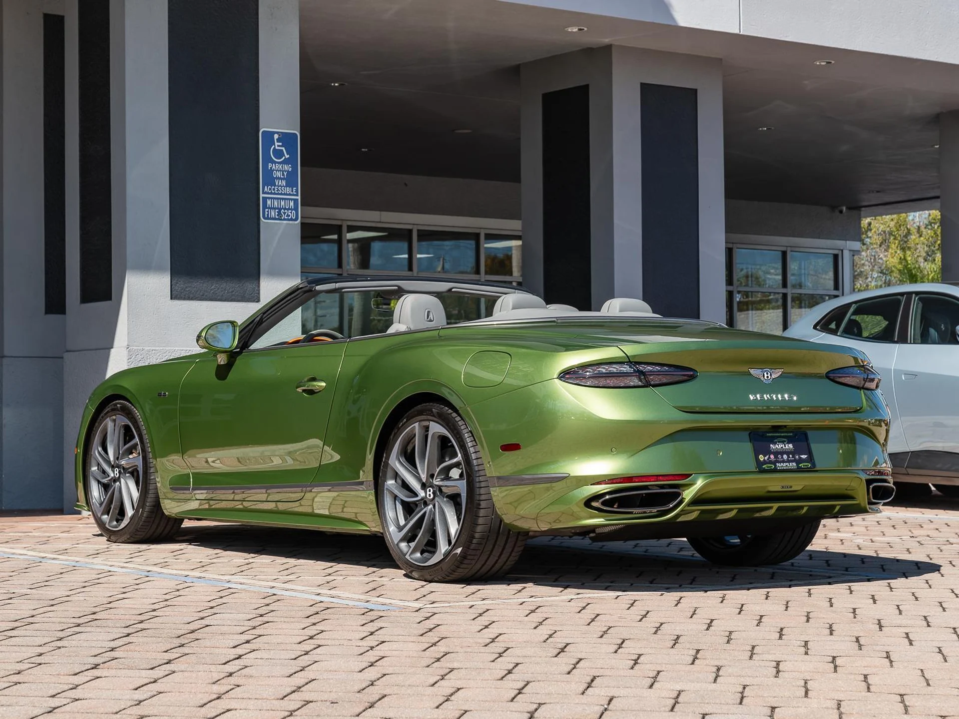 mph044_2236132480_Used_2025_Bentley_Continental_GT_Speed_1770806131_6b4be7c137