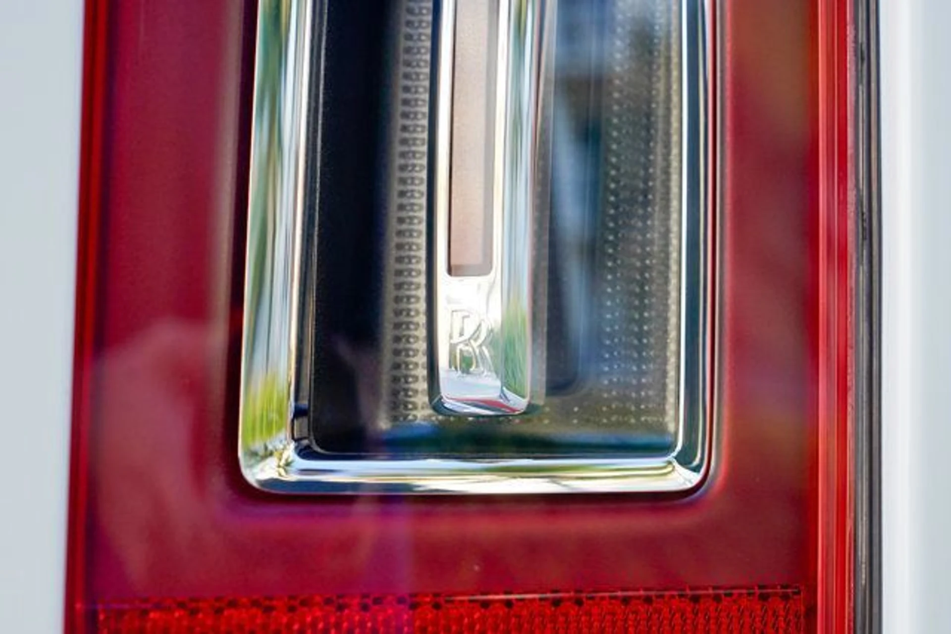 mph044_2239877249_22981379_45_640_835a61e5ca