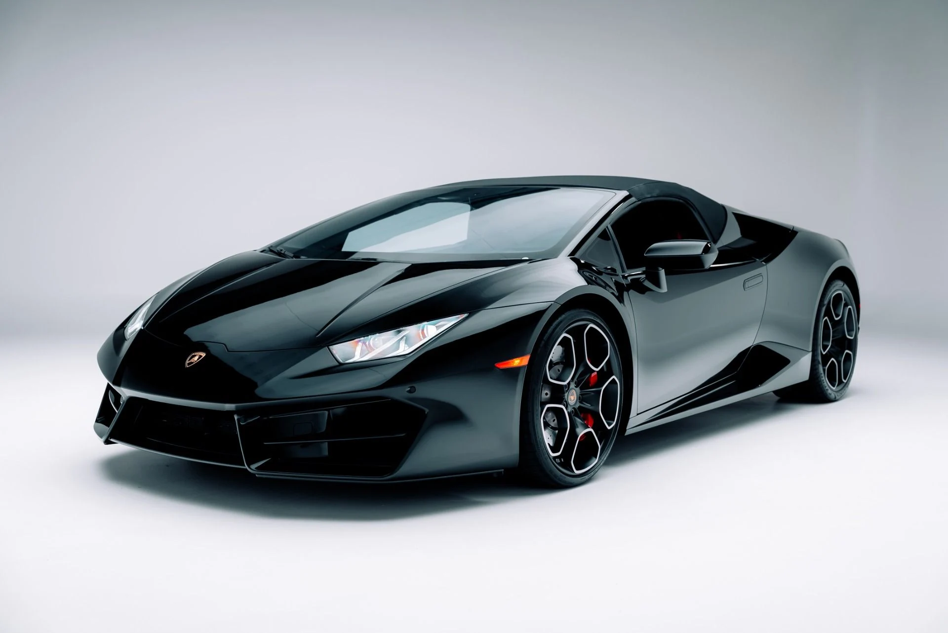 mph044_2245823374_Used_2019_Lamborghini_Huracan_LP_580_2_Spyder_1763507771_26fa5bb1d0