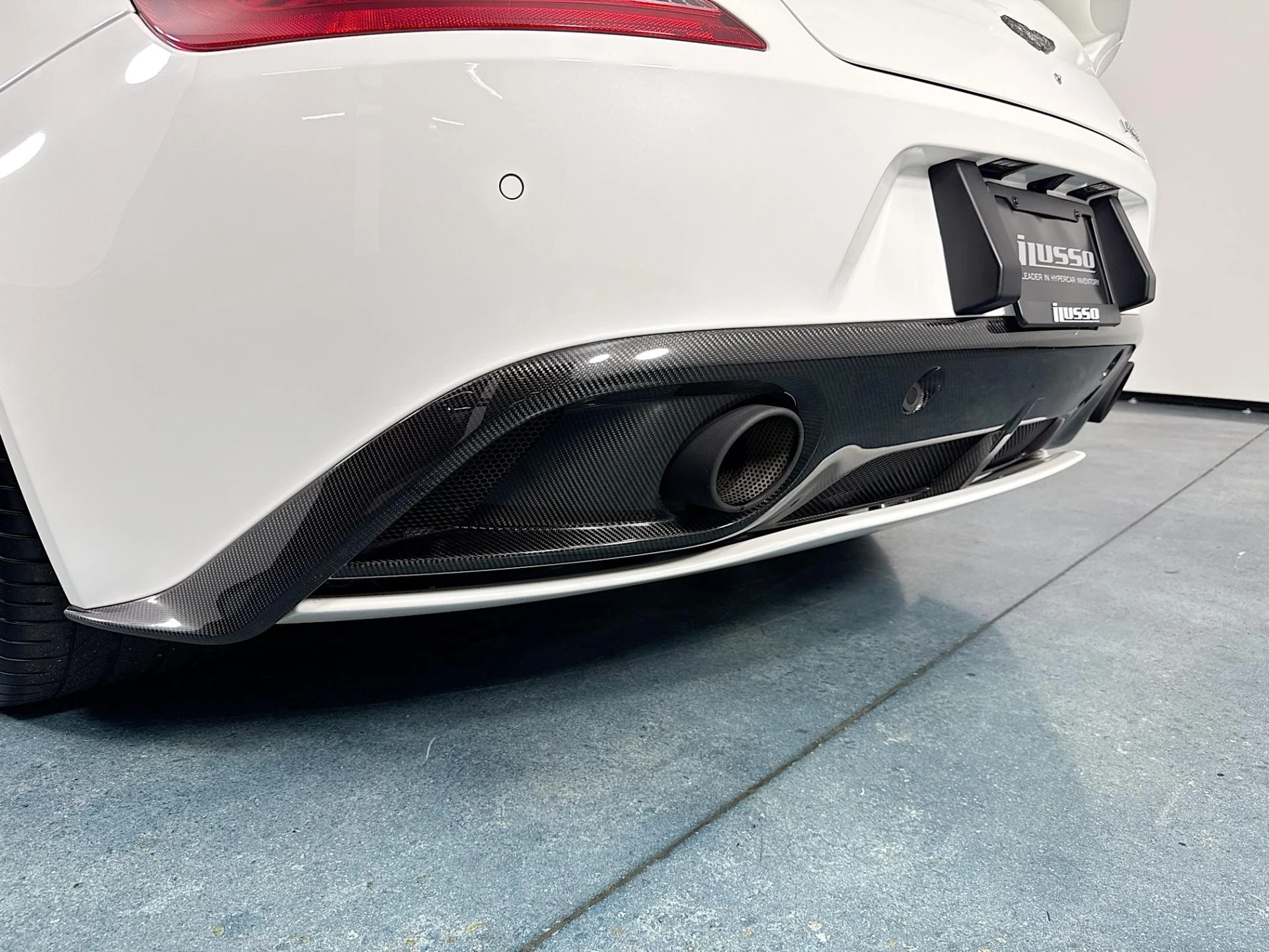 mph044_22616557_Used_2015_Aston_Martin_Vanquish_Volante_1782334115_65145cea06
