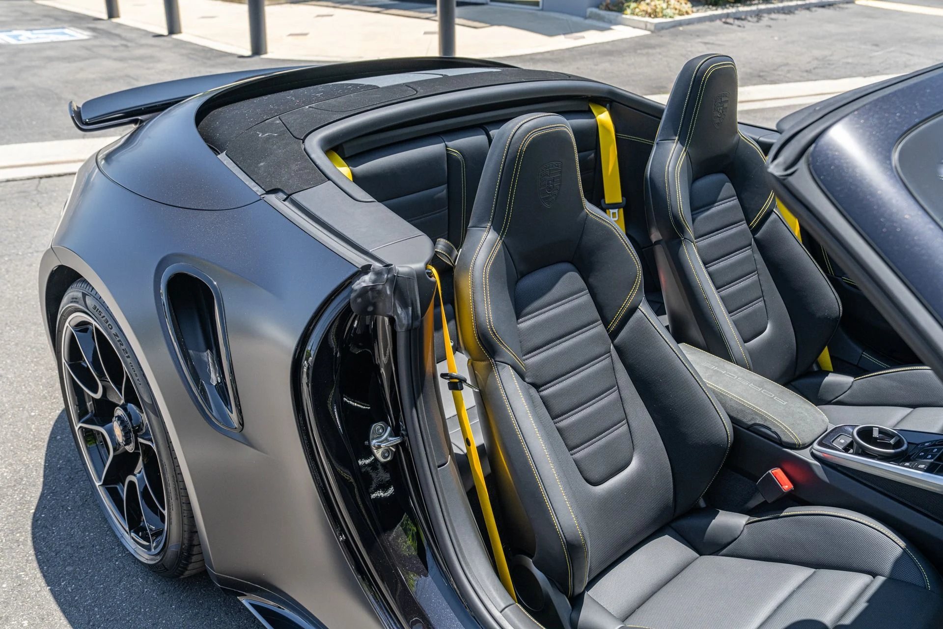 mph044_2268503008_Used_2025_Porsche_911_Turbo_S_1753733835_0725896f27