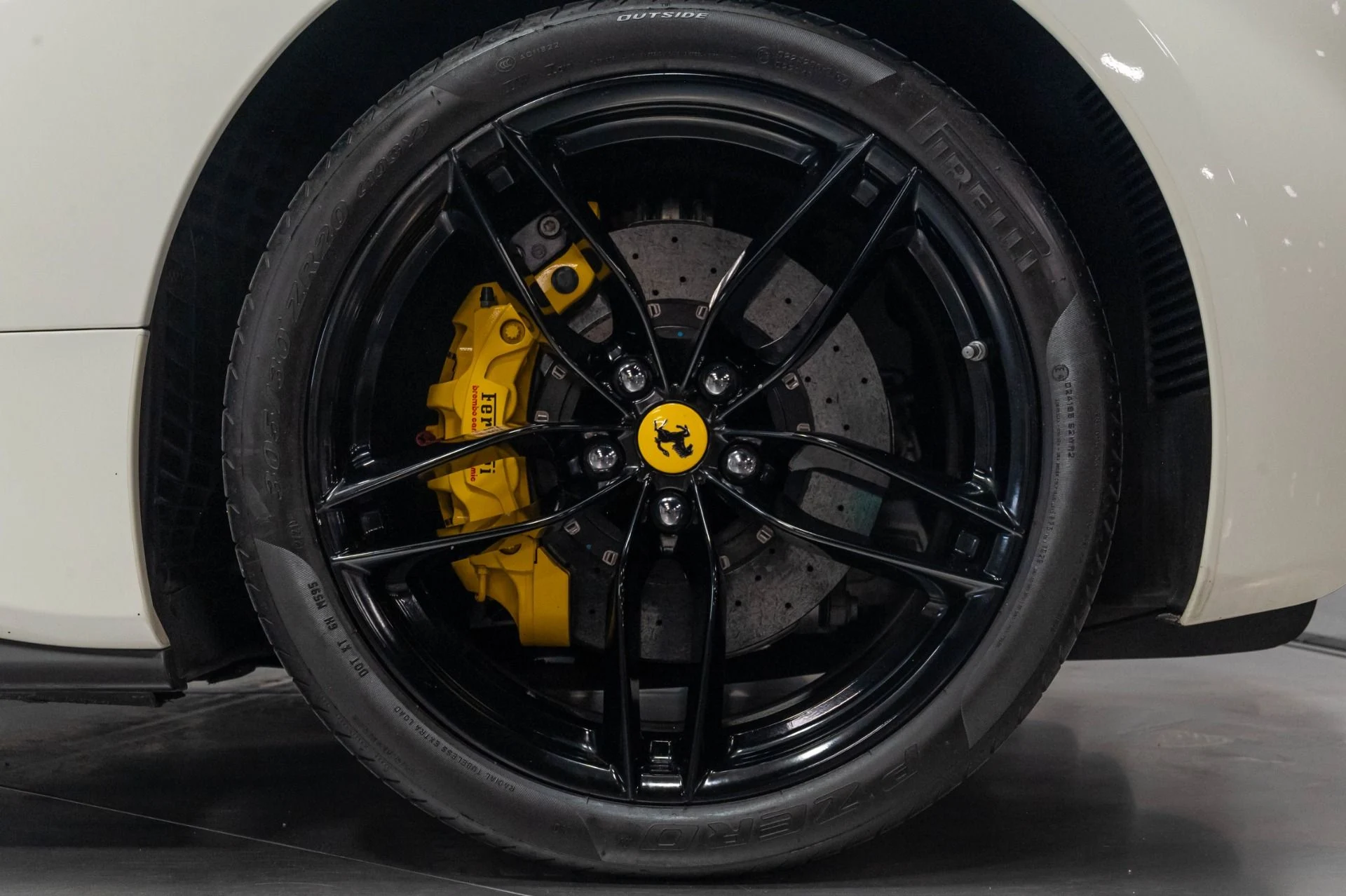 mph044_2271284226_Used_2016_Ferrari_488_Spider_1784843221_d76d606993