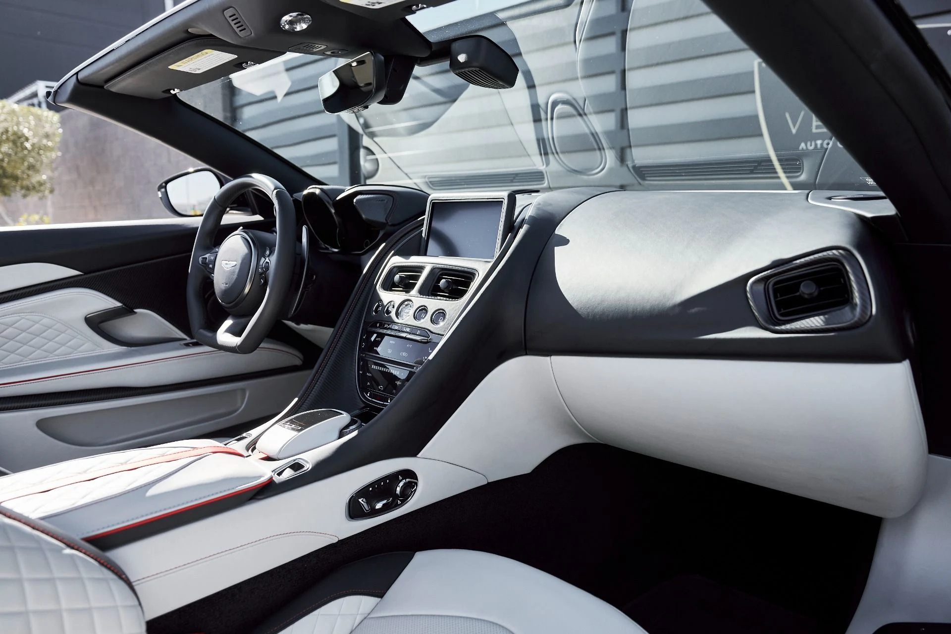 mph044_2271695686_Used_2023_Aston_Martin_DBS_Volante_1768876986_c12cc1df90