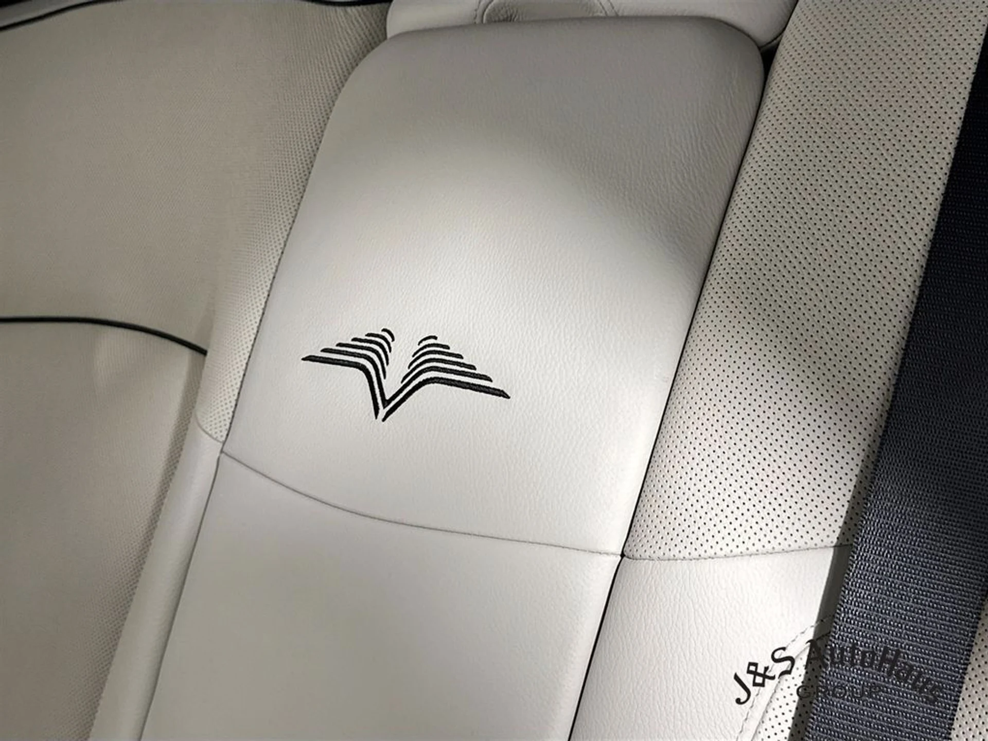 mph044_2275728027_4ah2wua15c77zak6r70gaucvjtsc_e11b9756eb