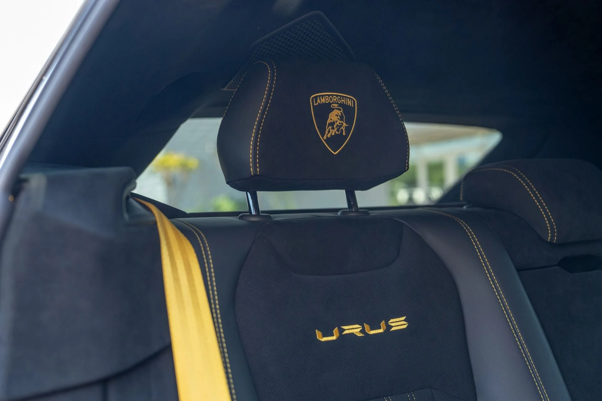 mph044_2295657691_Used_2023_Lamborghini_Urus_Performante_1754671737_05757ff446