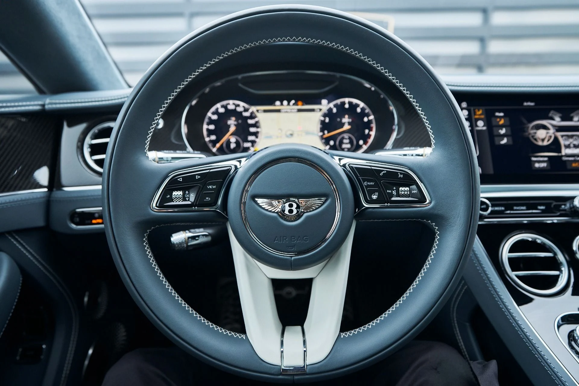 mph044_2302354965_Used_2023_Bentley_Continental_GT_Azure_1761756020_9780b0b13d