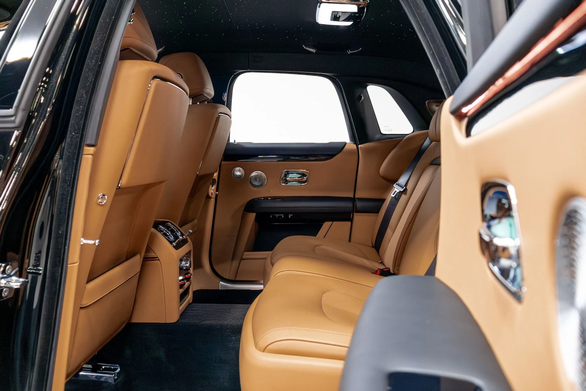 mph044_2307847338_Used_2022_Rolls_Royce_Ghost_1776785010_efc4e1b987