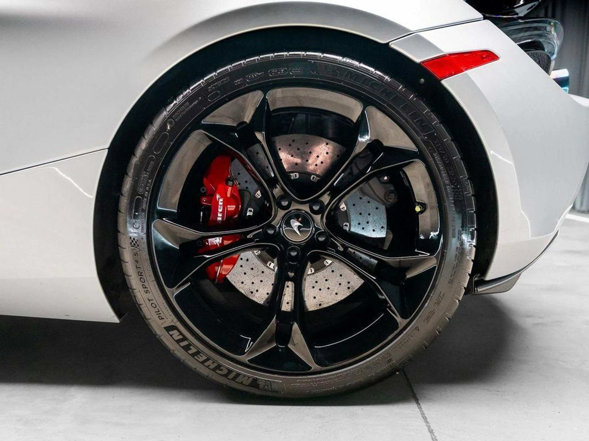 mph044_231767575_Nn9abome7_AB_Zr_Wa_Hvm6_Ex_O5_Jo_ae5da3ca00