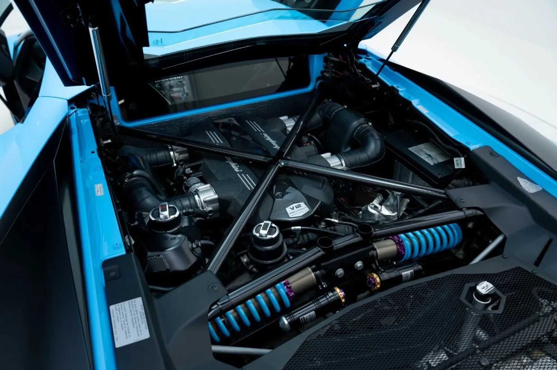 mph044_2345620834_Used_2017_Lamborghini_Aventador_SV_1786551969_b6f597fdd8
