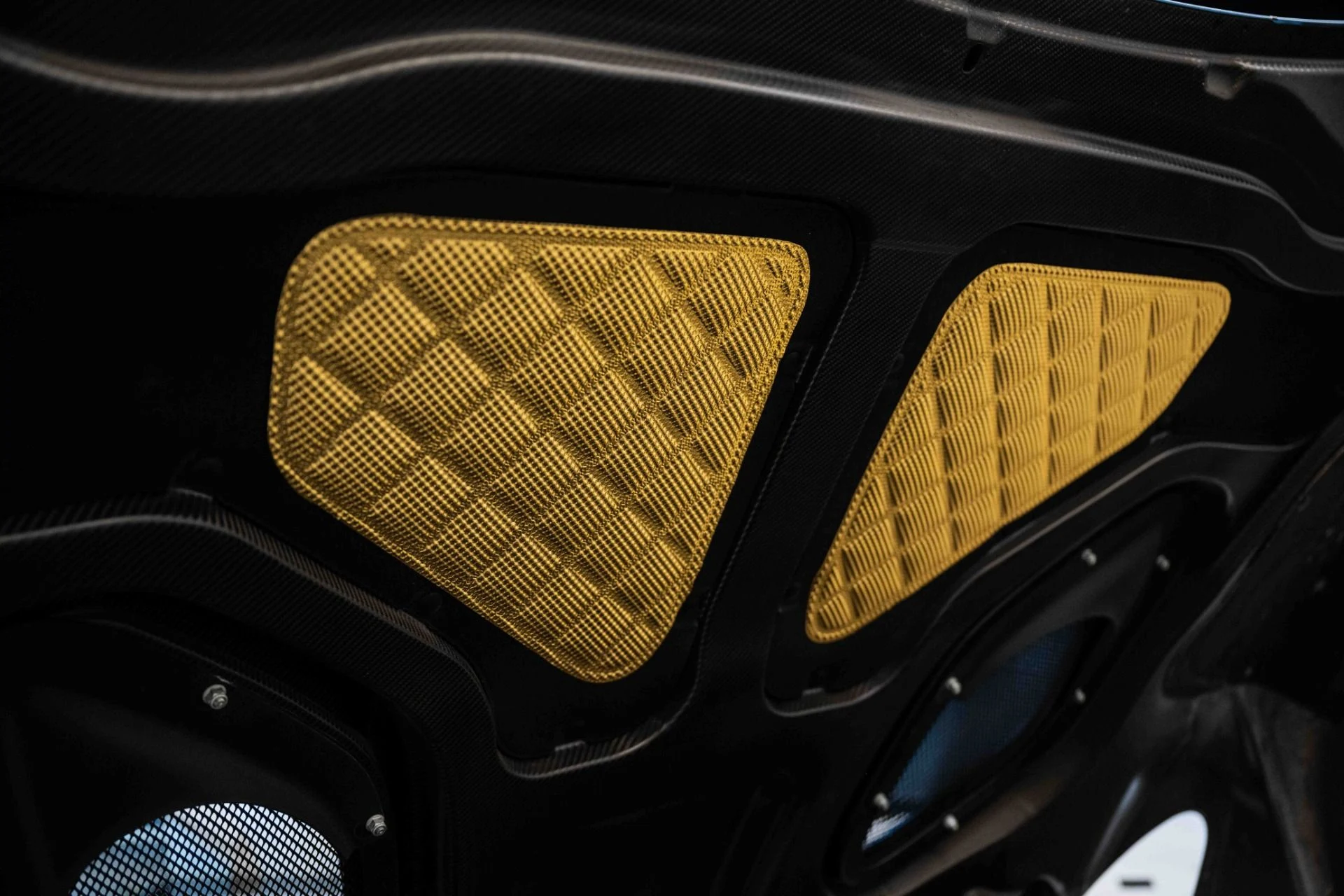 mph044_2374043013_Used_2019_Aston_Martin_DBS_Superleggera_1726670802_21e6b1ed3a