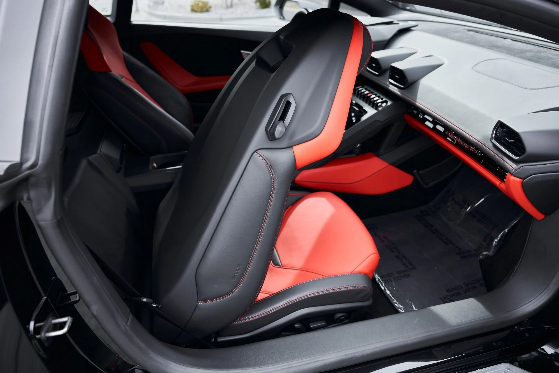 mph044_2395600454_Used_2023_Lamborghini_Huracan_EVO_Base_1769049072_db97a8ab02