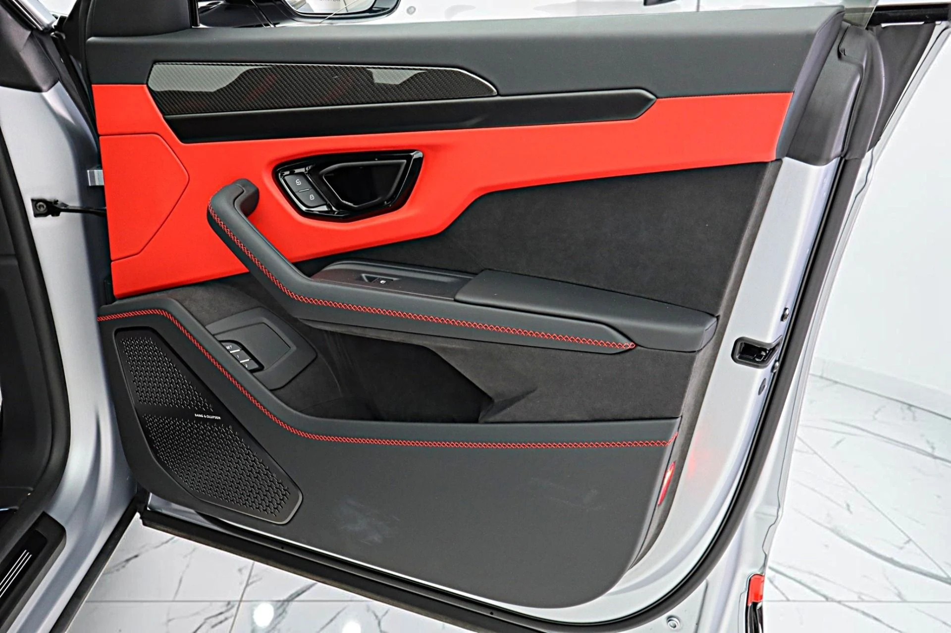 mph044_2397240666_Used_2025_Lamborghini_Urus_SELEASE_OPTIONS_AVAILABLE_9144ee93d8