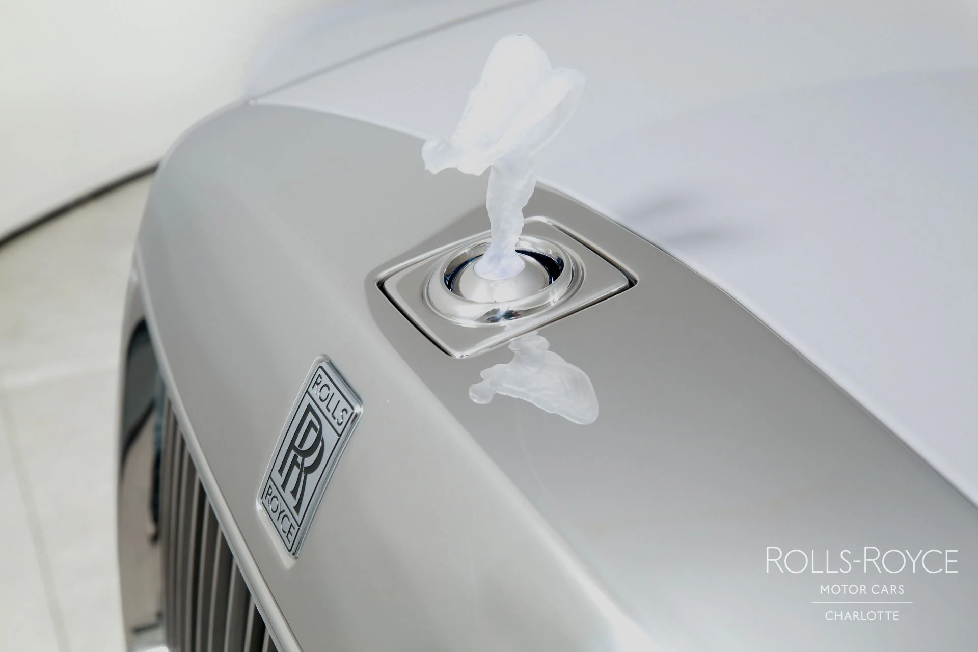 mph044_2398263683_Used_2024_Rolls_Royce_Phantom_1789145649_a0d451fcf4