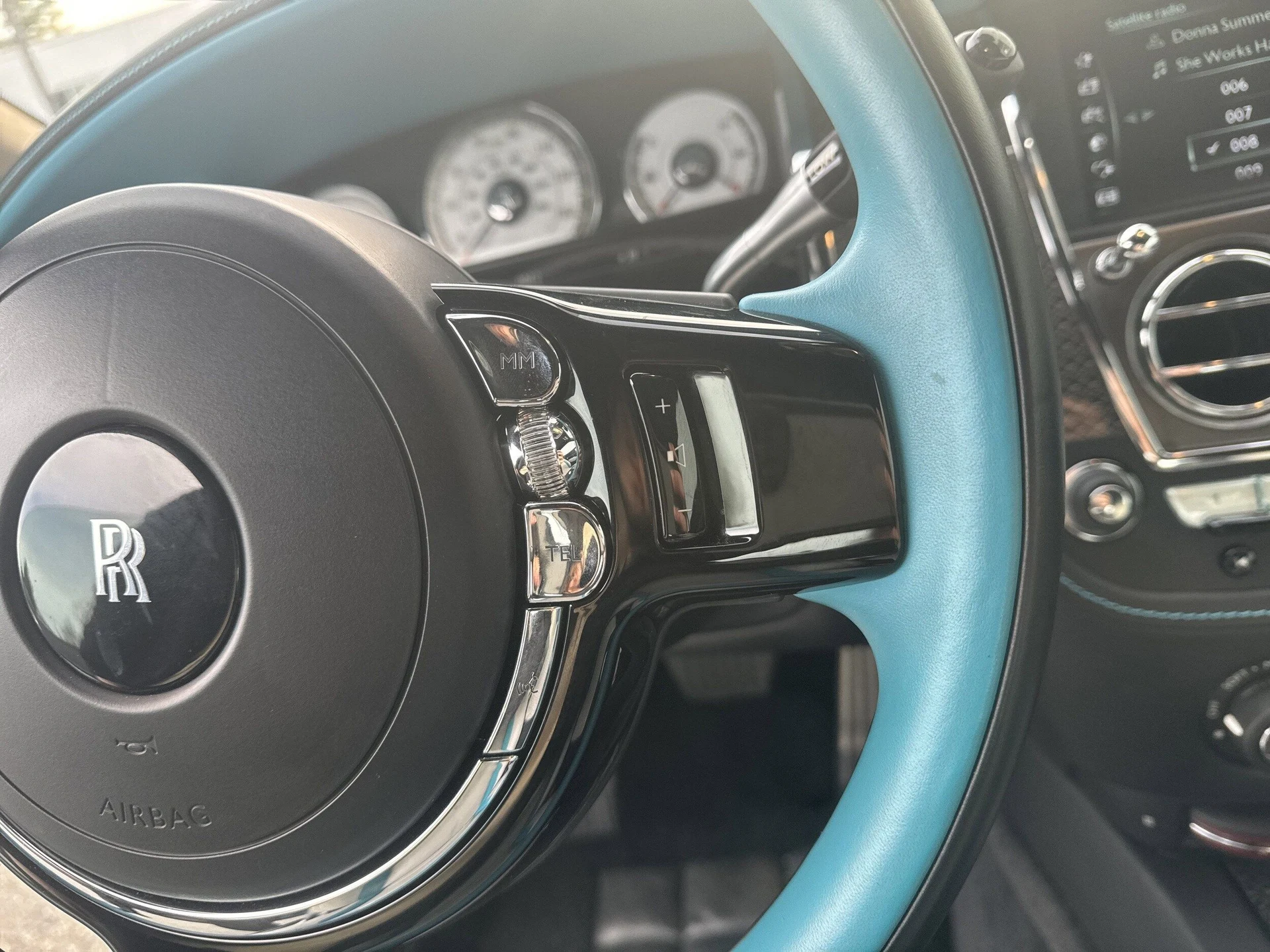 mph044_2405041815_0d9e397e07176634837f37f5d0b1c6f6x_0762e65c65