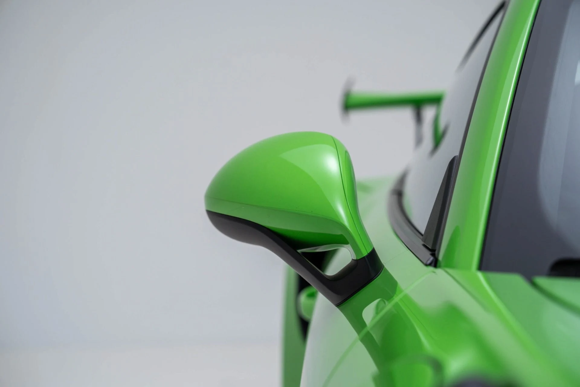 mph044_2410147717_Used_2019_Porsche_911_GT_3_RS_1774471172_477fb61252