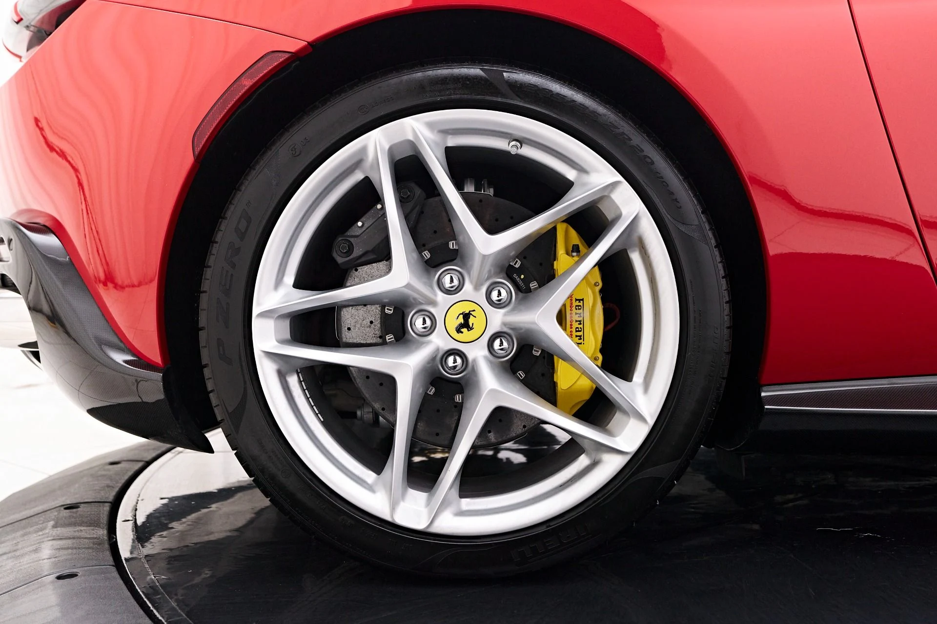 mph044_2420766422_Used_2024_Ferrari_Roma_Base_1757783516_ce96c5df8f