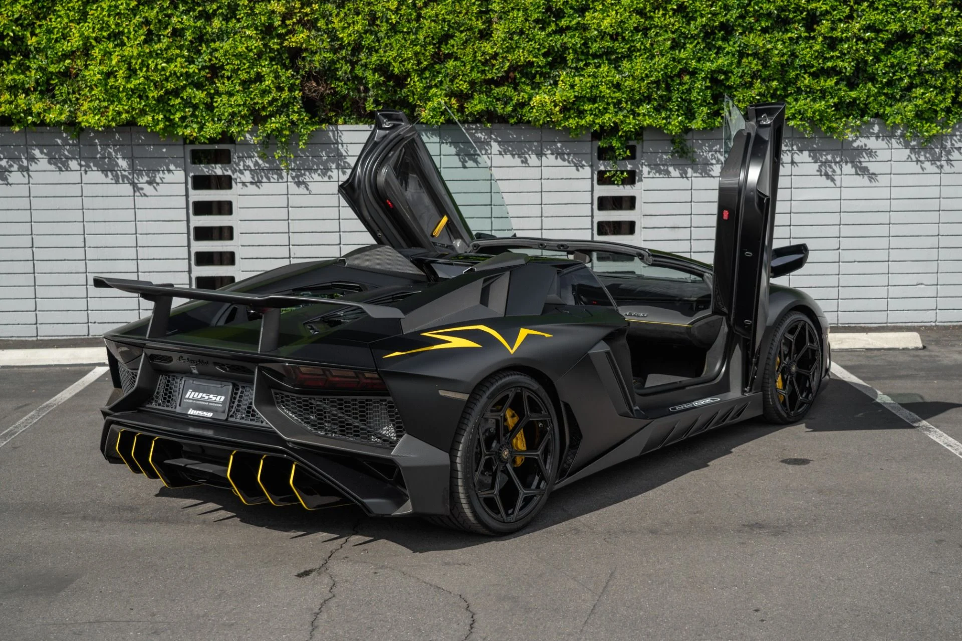 mph044_2422704048_Used_2016_Lamborghini_Aventador_LP_750_4_SV_1759528221_d00fb29fb1