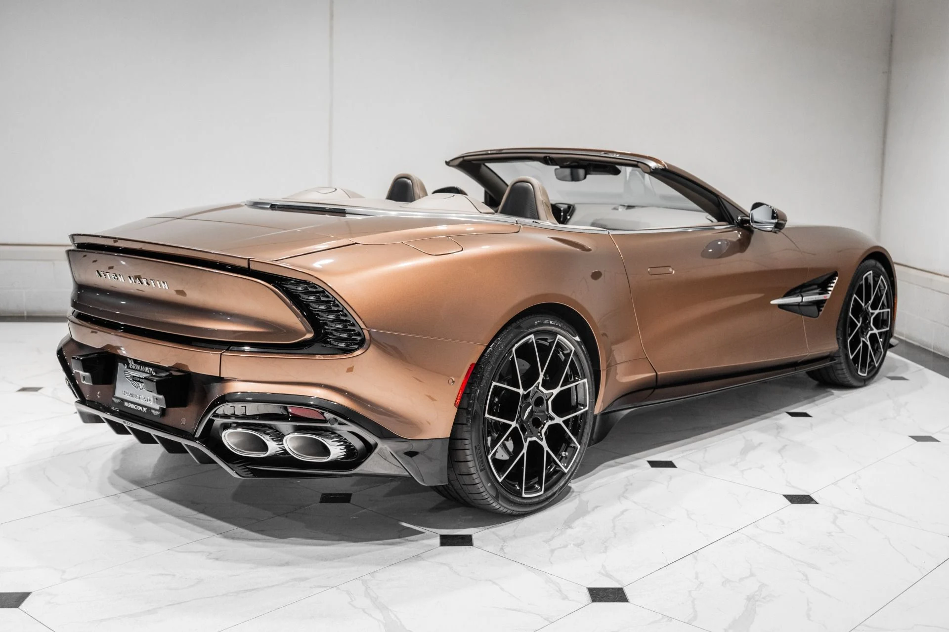 mph044_2430152140_New_2026_Aston_Martin_Vanquish_Volante_1783526001_e73376207f