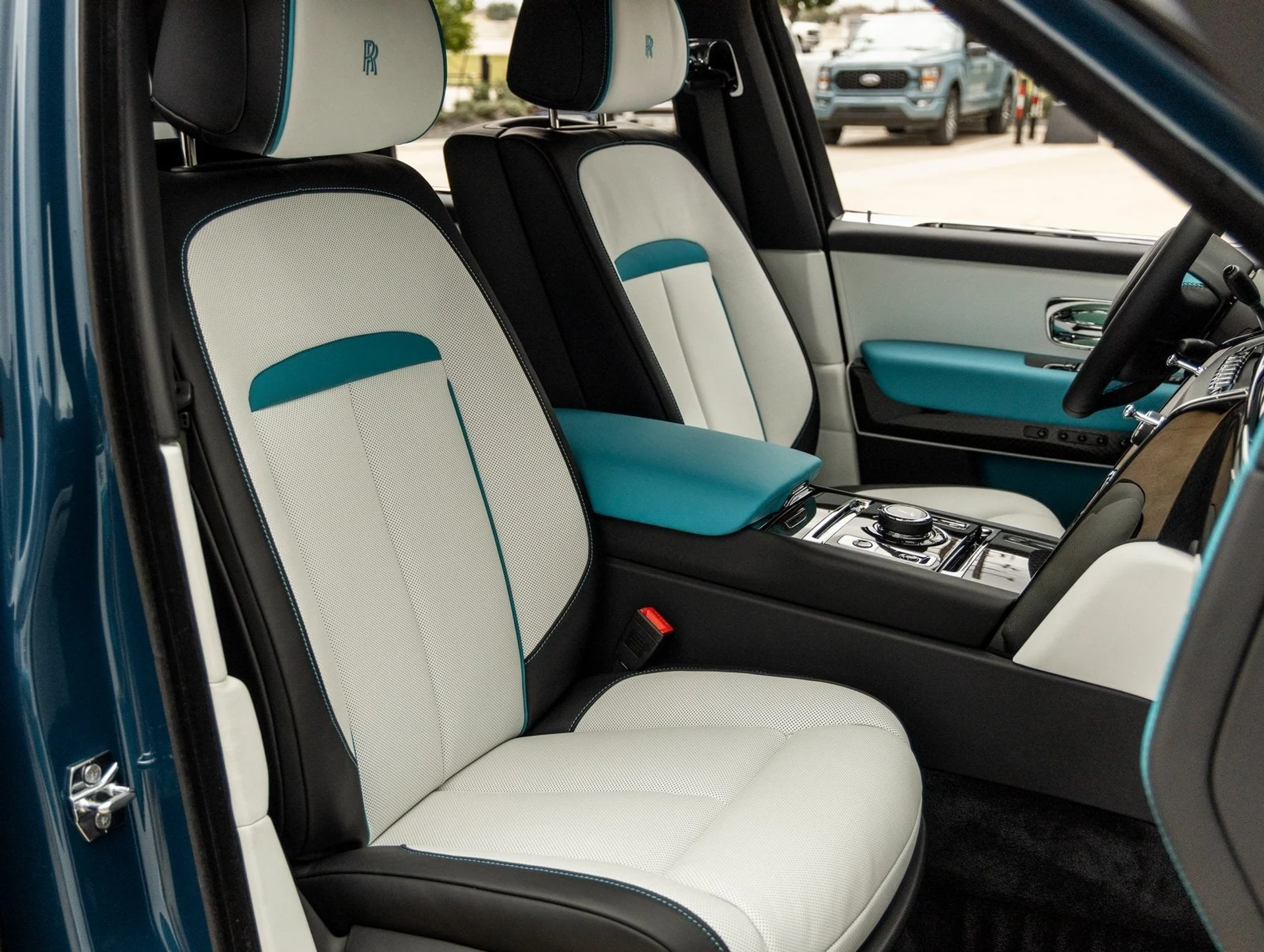 mph044_2441345522_45_9cfe220727