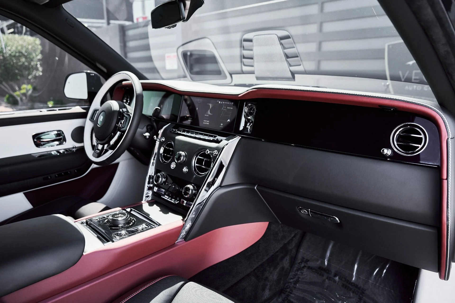 mph044_2457845978_Used_2026_Rolls_Royce_Cullinan_1774544527_70b6e1dcf4