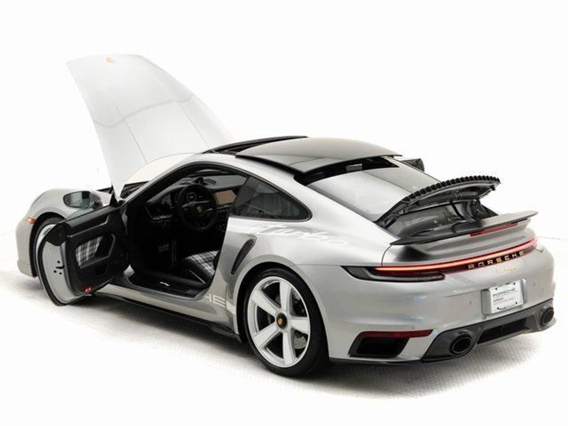 mph044_2458822475_e153_Oa_I9zzbg0pvo_E_Vne0_X_Sot_S4_5c2801692e