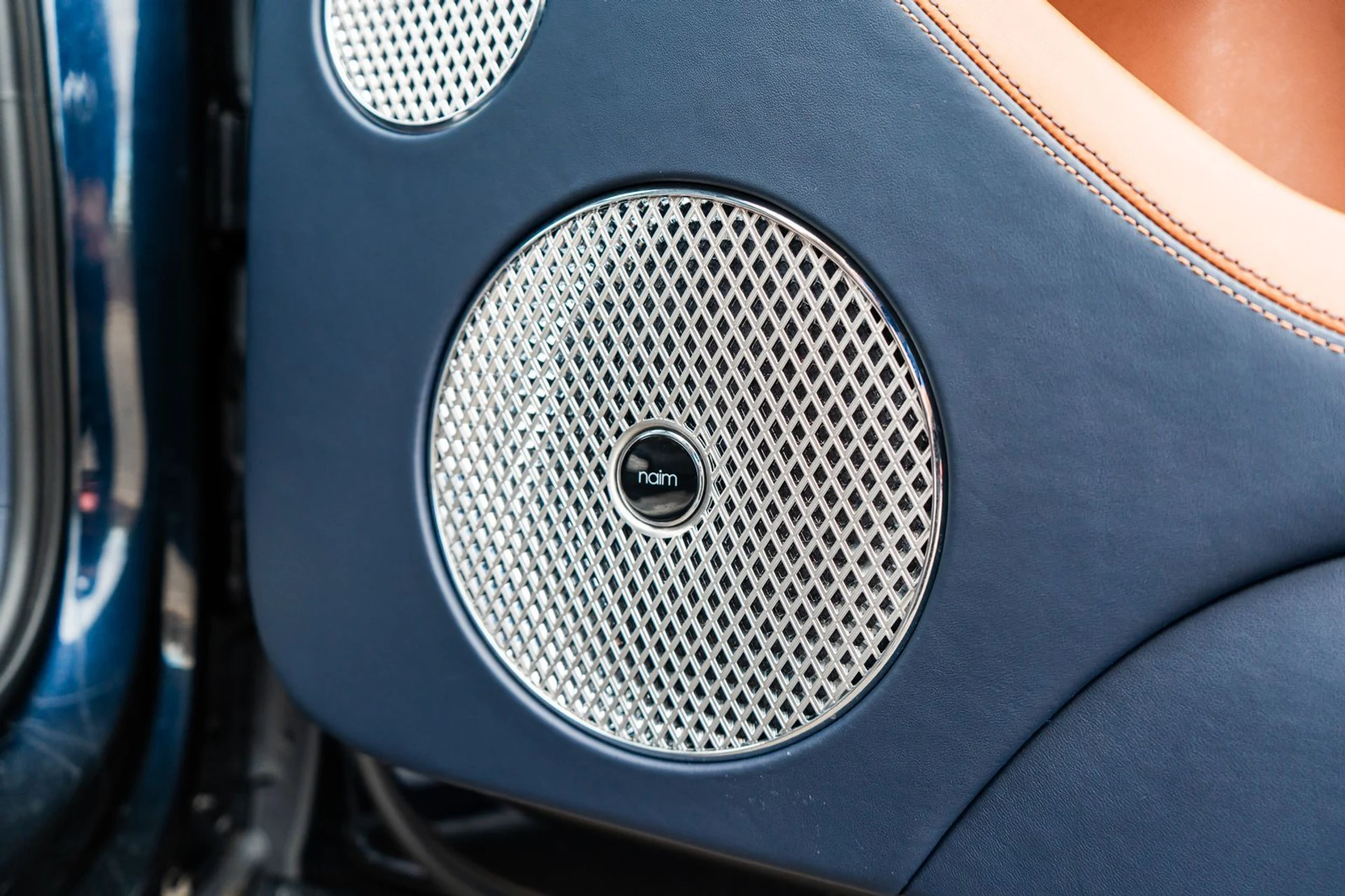 mph044_2460956188_8e211b61_1d9c_41ee_8bdf_522fea53295d_7799850d40