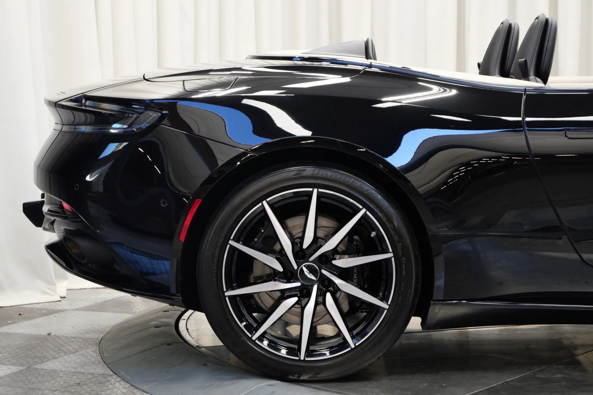 mph044_2463353433_Used_2021_Aston_Martin_DB_11_Volante_1760108226_c58ad24276