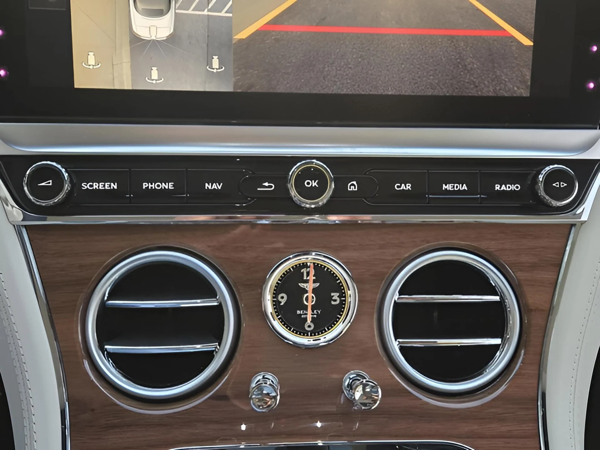 mph044_2465545357_77afa1255e6d313d998ae3786d64d0dcx_775f81e529