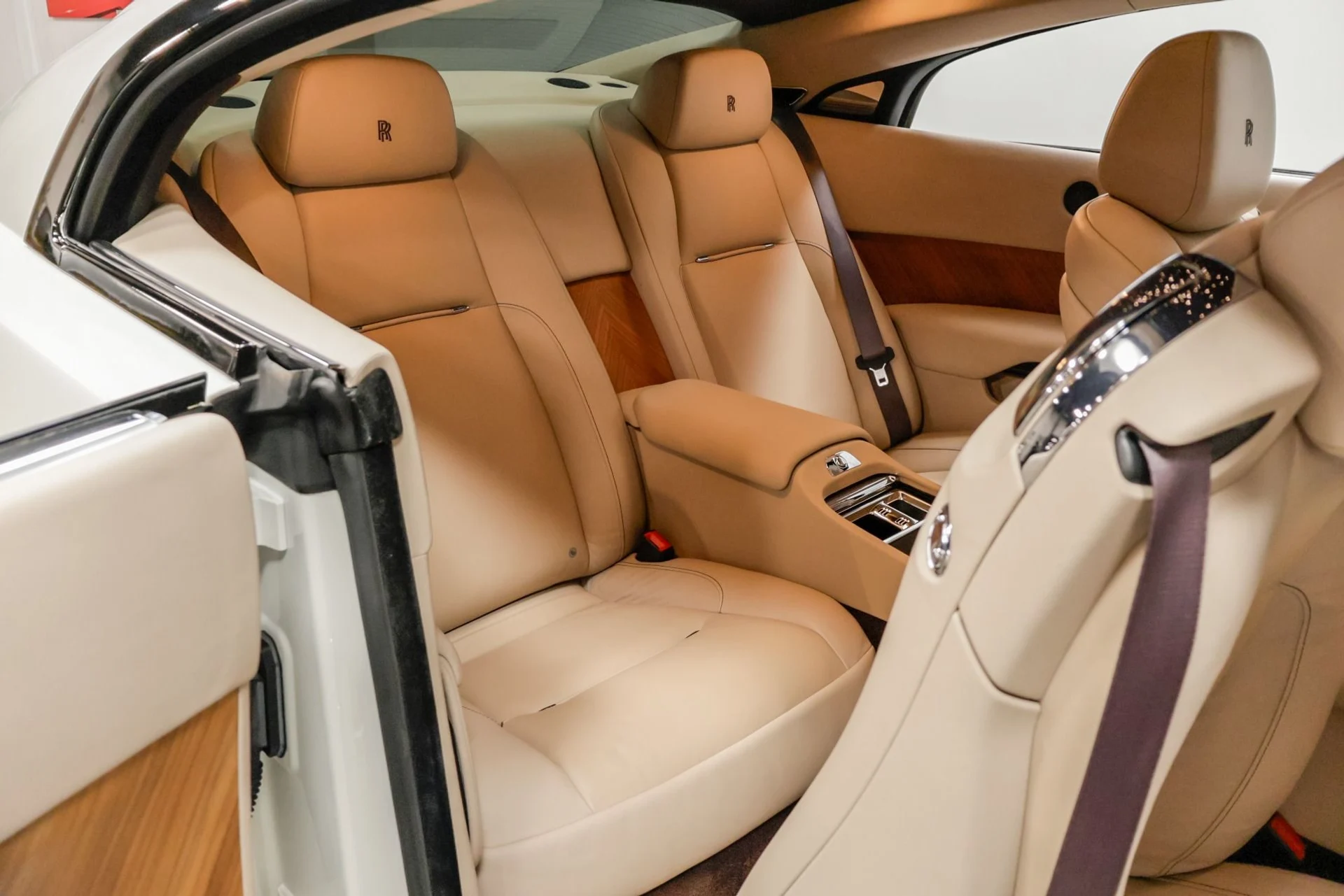 mph044_2485164822_Used_2014_Rolls_Royce_Wraith_1761229895_70a572f2cb