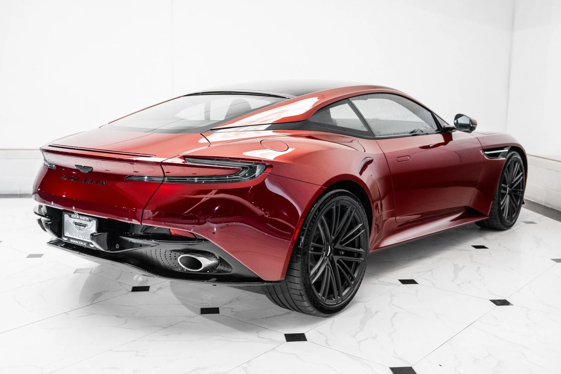 mph044_2486003263_Used_2025_Aston_Martin_DB_12_Coupe_1748960287_6ee429dca0