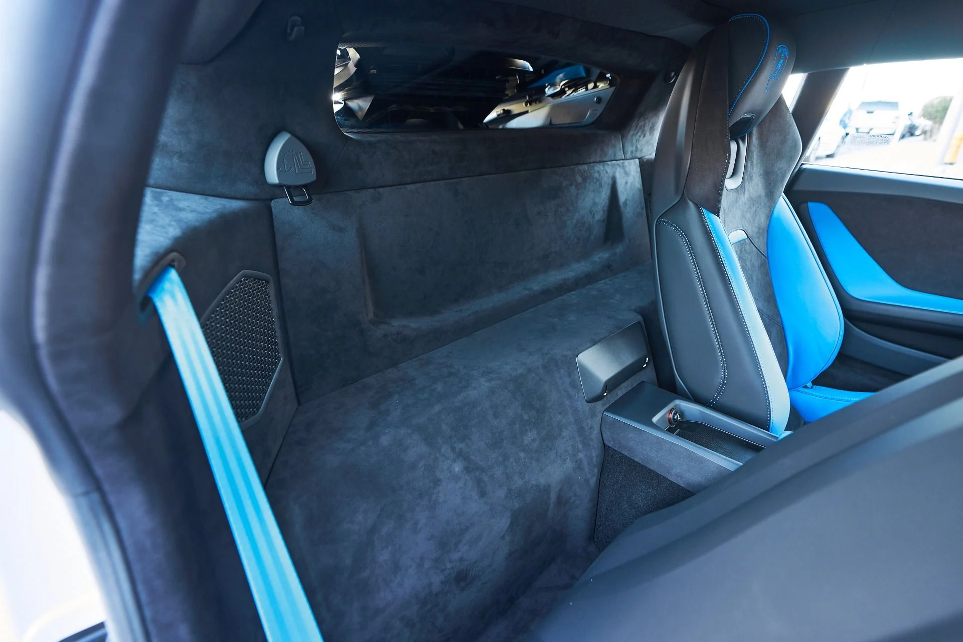 mph044_2502132433_Used_2024_Lamborghini_Huracan_Sterrato_Base_1761068455_77a60a100b