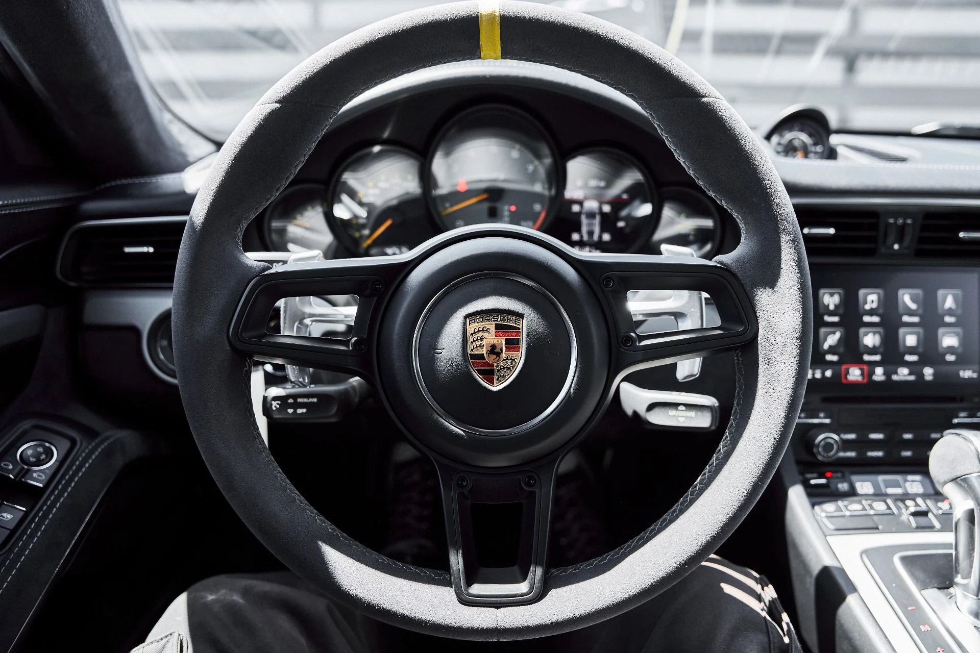 mph044_2527351924_Used_2018_Porsche_911_GT_3_1777749602_85ca436e1d