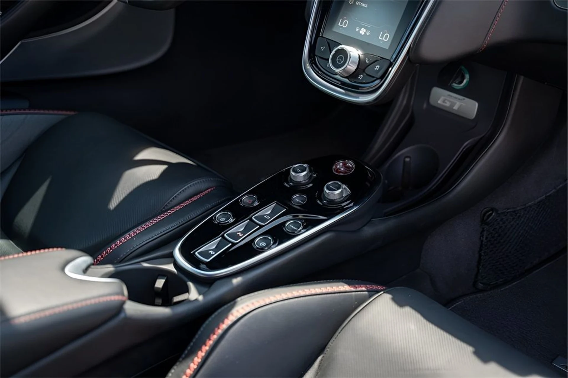 mph044_2575552854_image_46_c80bce506e