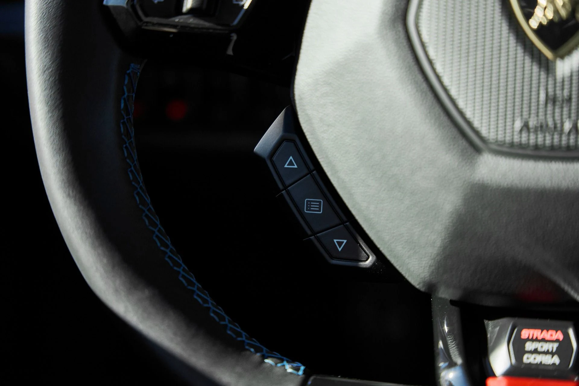 mph044_258252199_Used_2023_Lamborghini_Huracan_Tecnica_Base_1766024636_07a04814d8