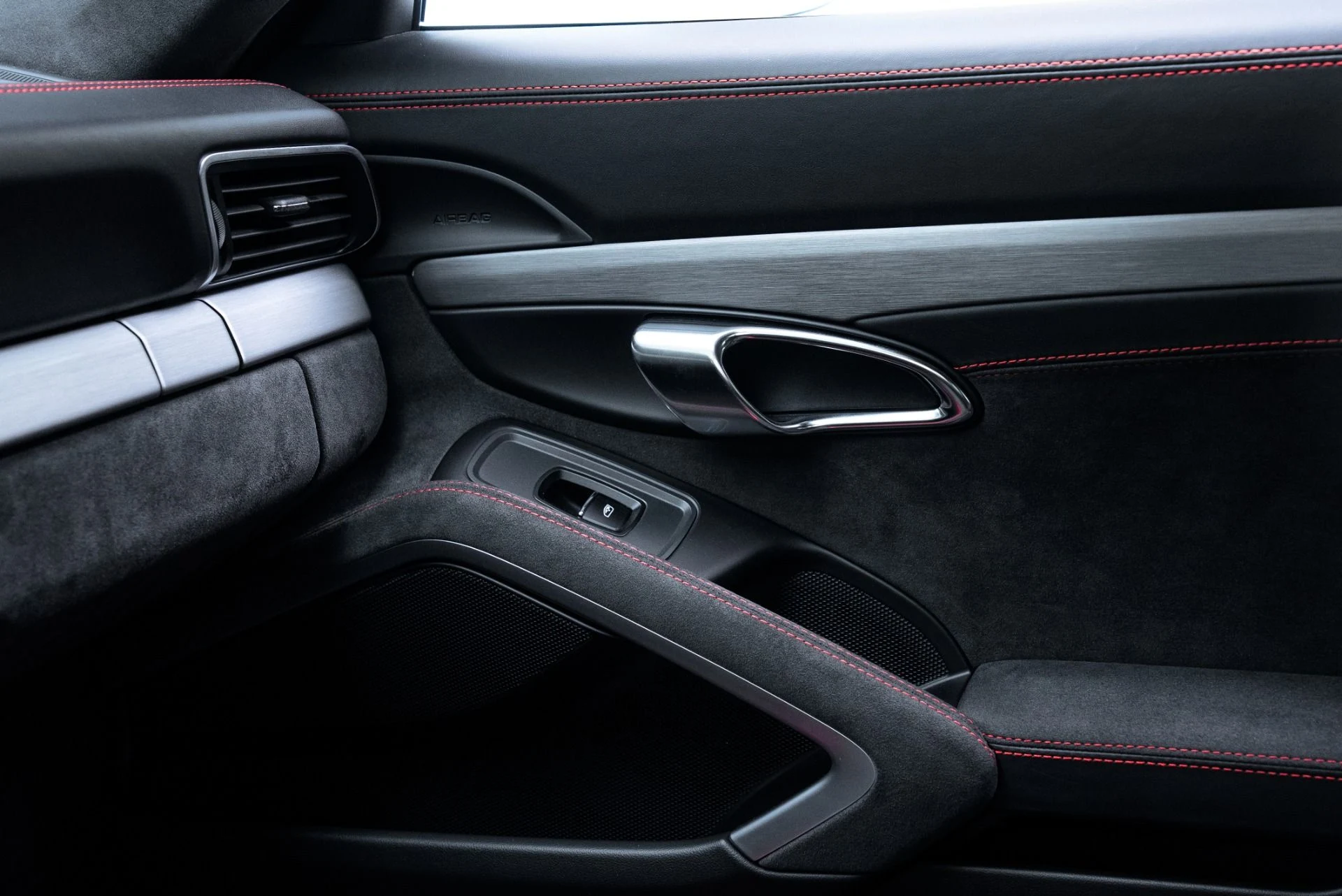 mph044_2605296234_Used_2015_Porsche_911_GT_3_1774894963_38d5c30fba