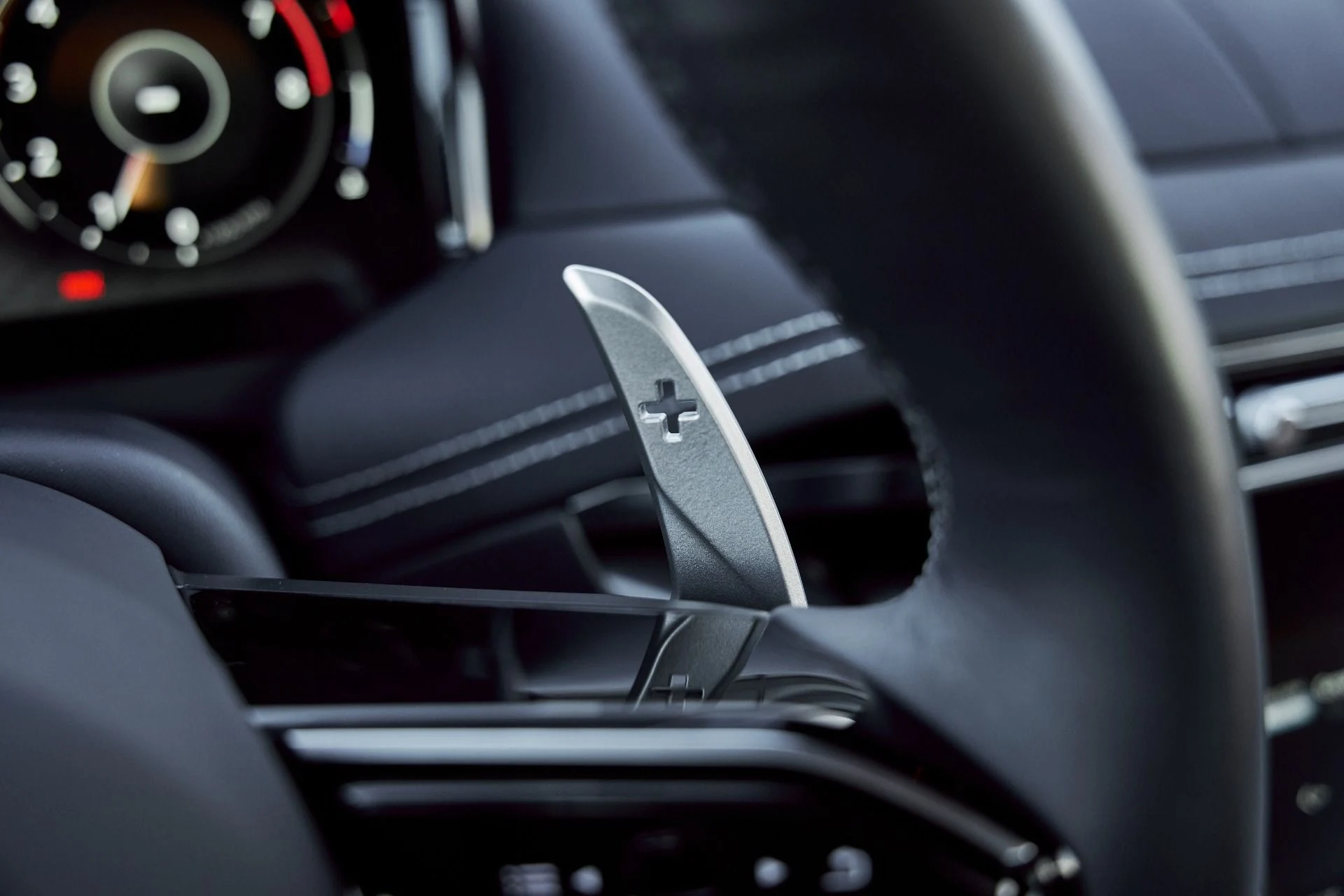 mph044_2609232605_Used_2024_Aston_Martin_DB_12_1767840045_8bf02fb24f