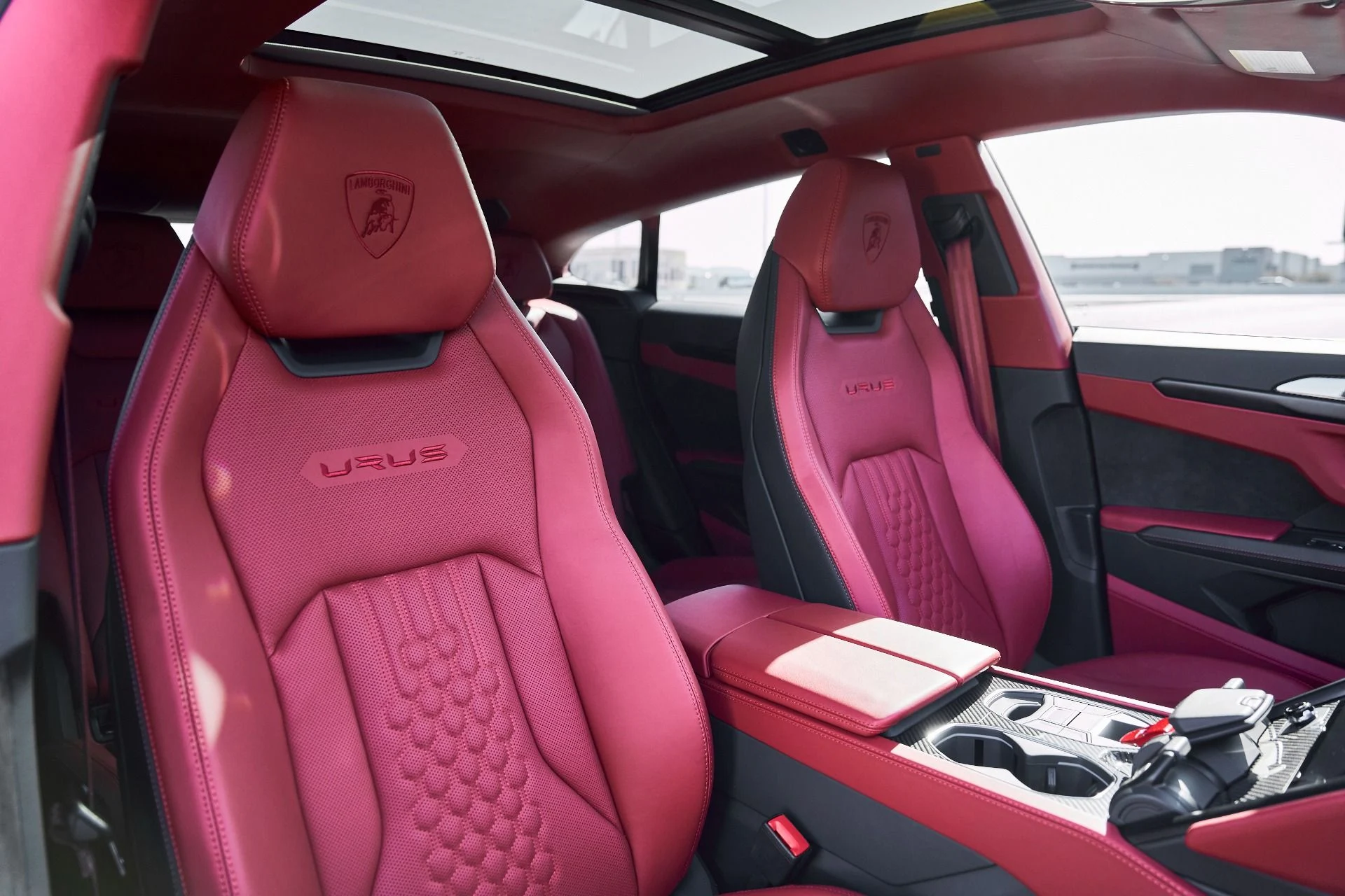 mph044_2628006498_Used_2024_Lamborghini_Urus_S_1769733283_7ebc04cce1