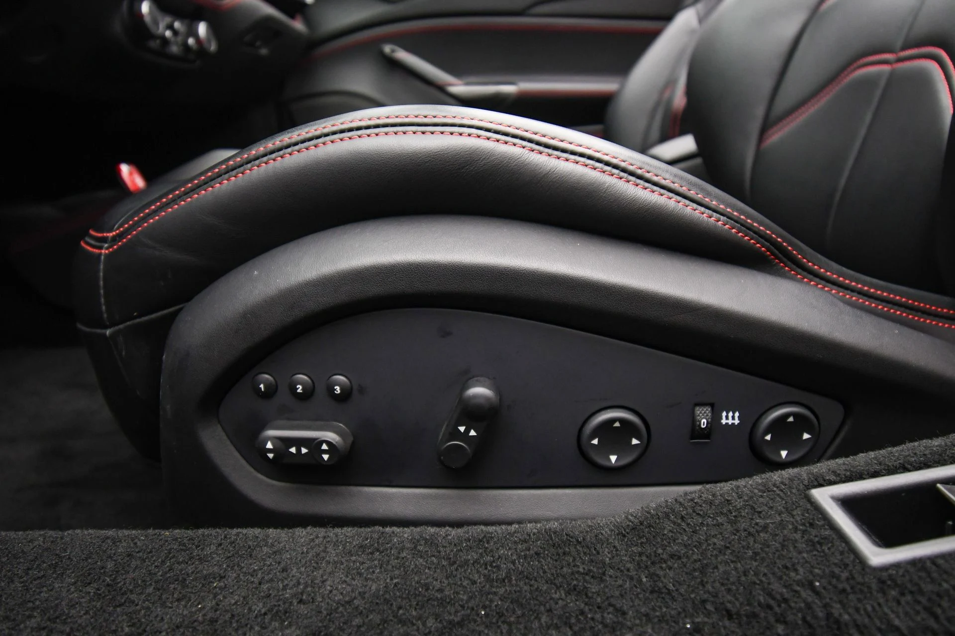 mph044_264083474_b114a2ff14394bc497e57409d2230c35_a88369e95b