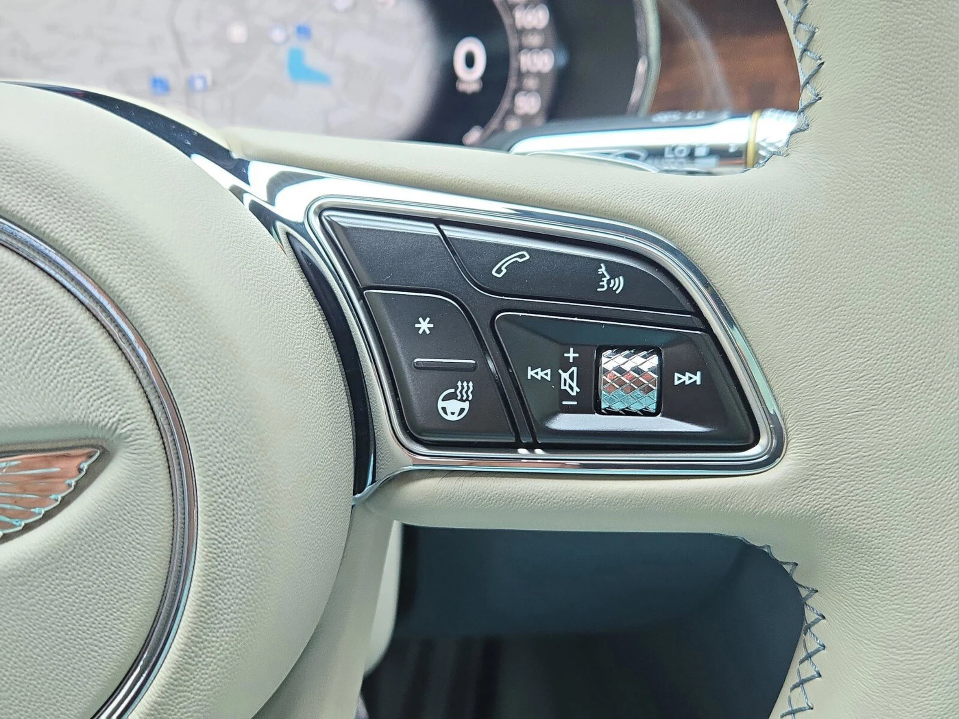 mph044_2670801922_b3791a555c17c0b2180f7e41a624f011x_e0ec5f7827