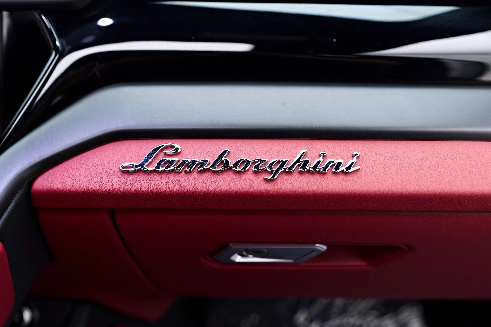 mph044_2671647482_Used_2024_Lamborghini_Urus_S_1751401874_6350da3961