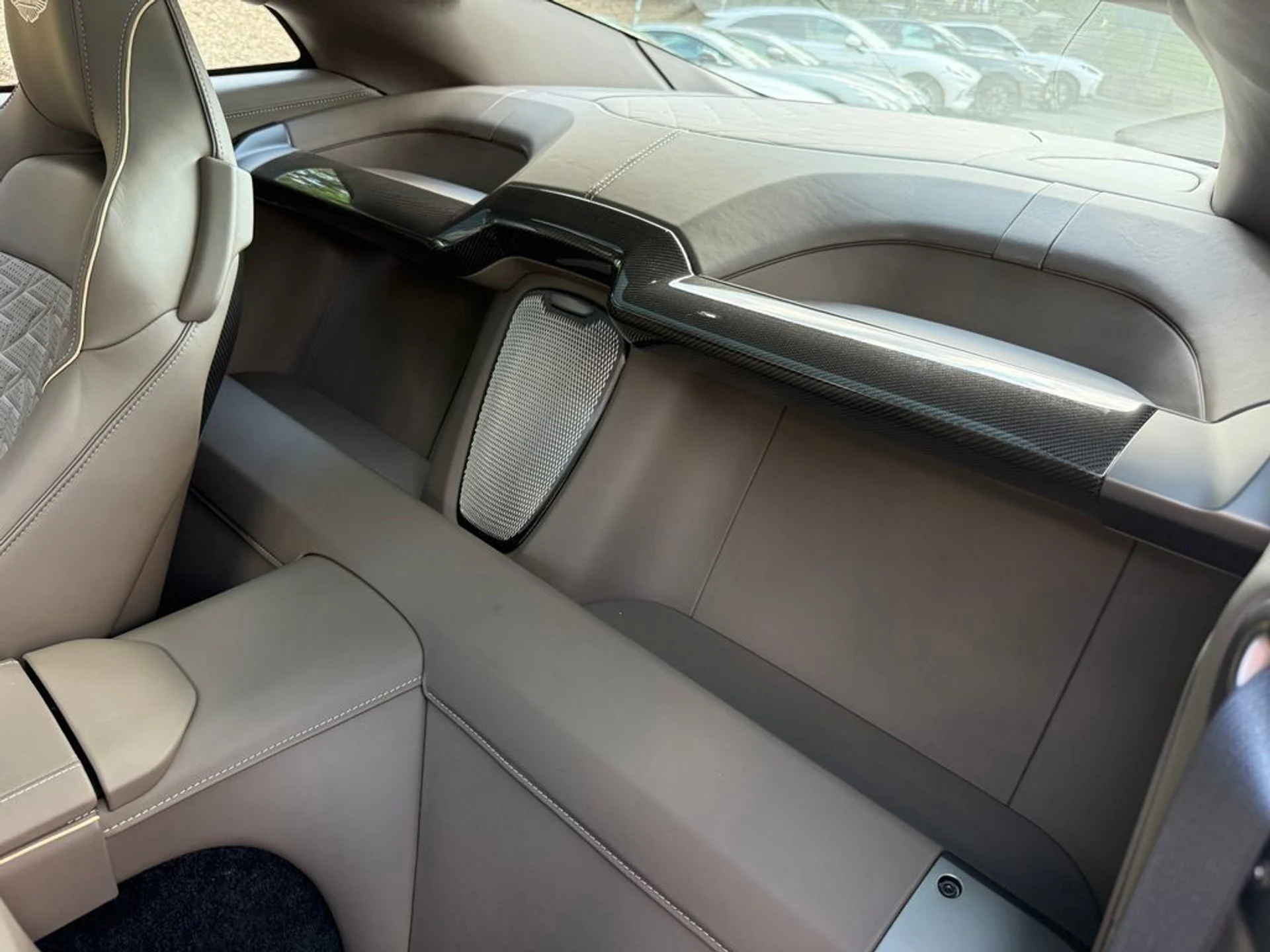 mph044_2682216402_df22b9ca136f467094263c2690e454c7_3b1fee9056