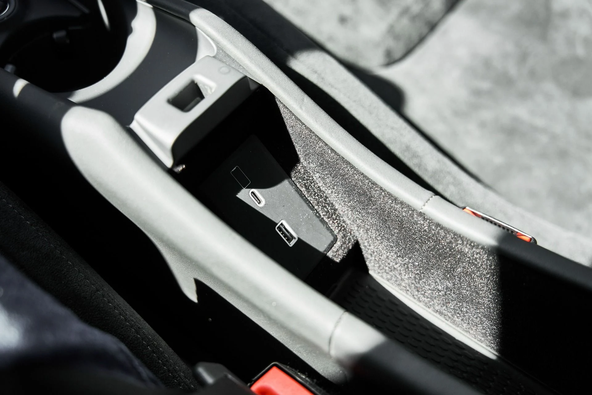 mph044_2684886471_Used_2024_Mc_Laren_Artura_1774742256_4b61791151