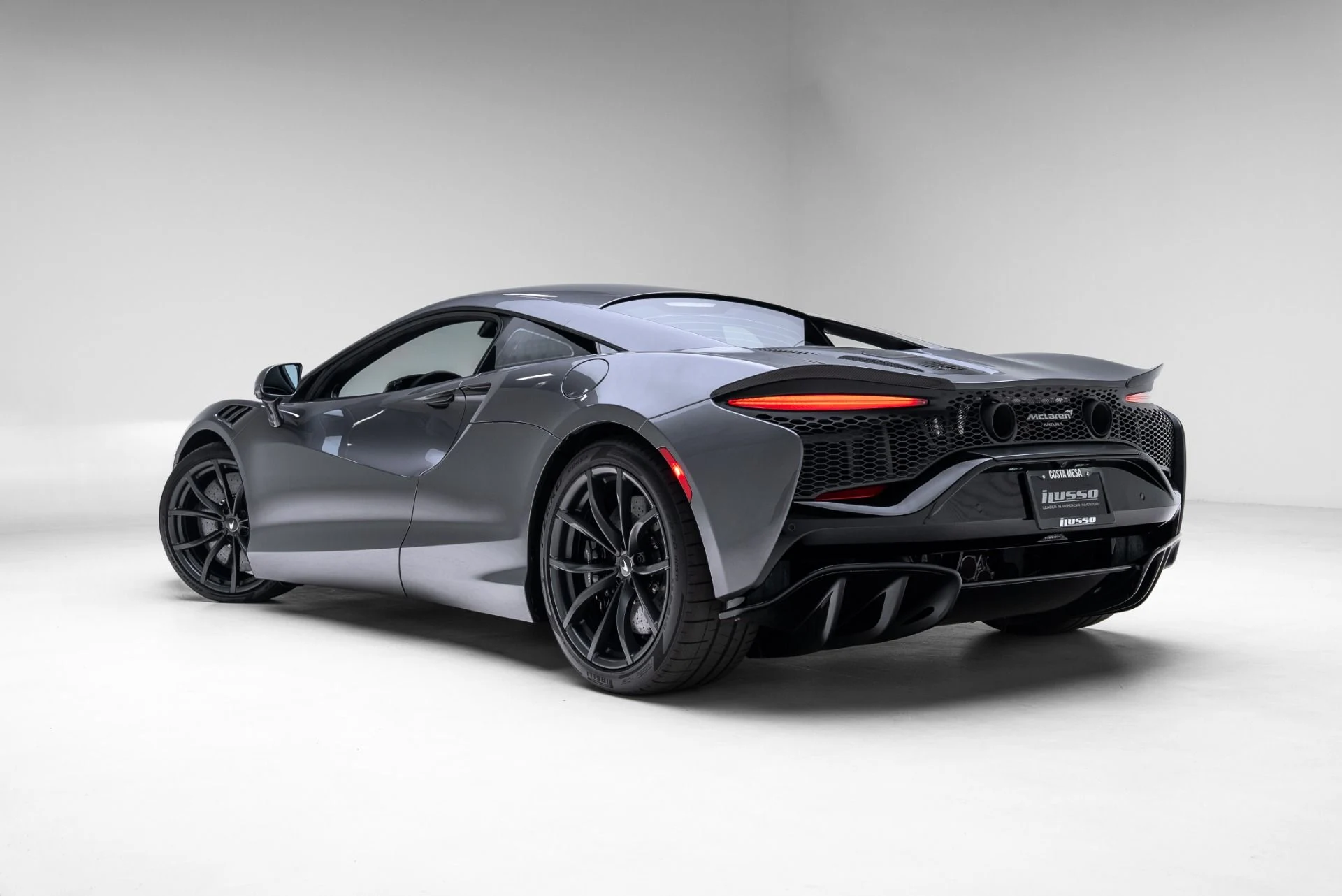 mph044_2685250228_Used_2023_Mc_Laren_Artura_1774894318_043a38be70