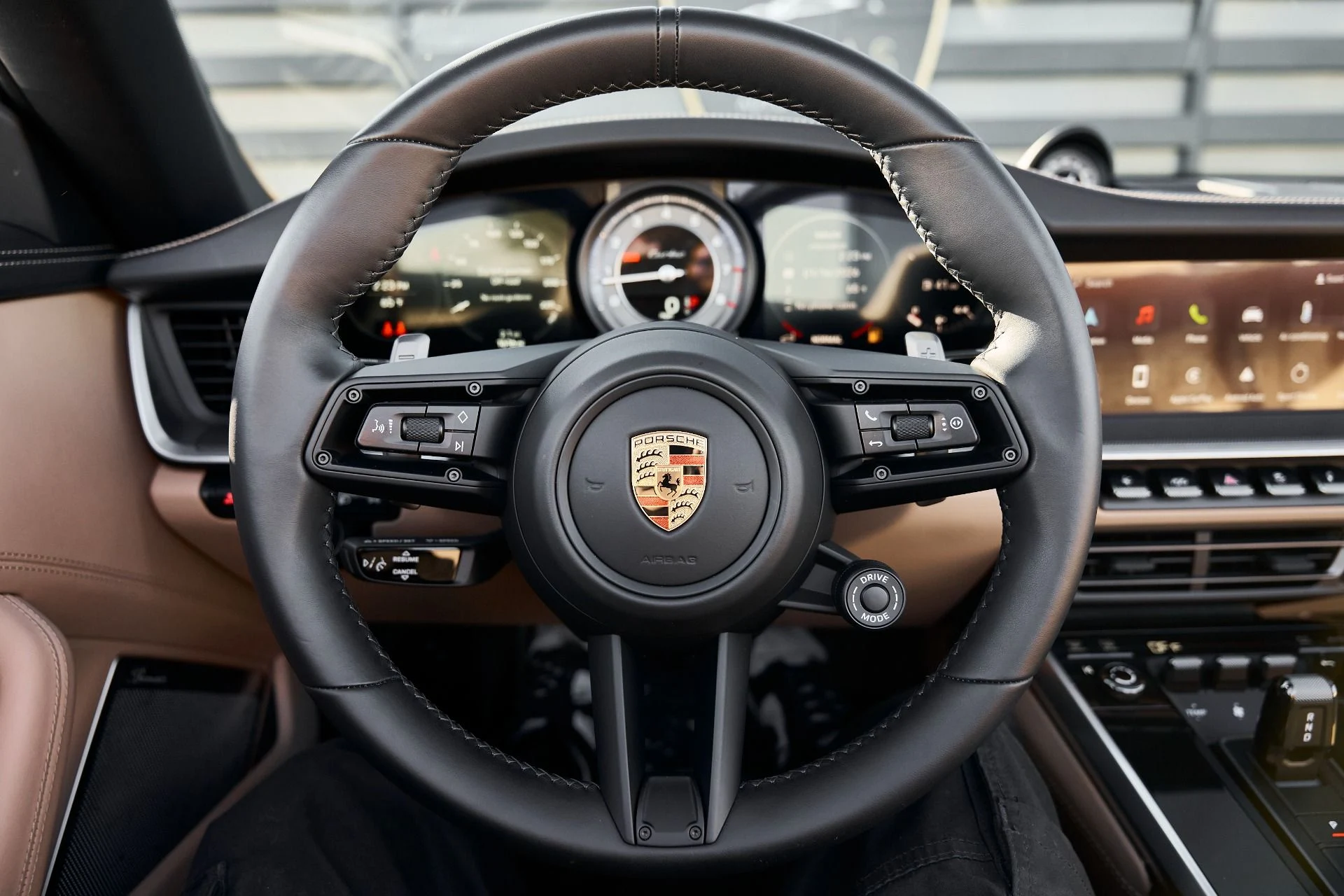 mph044_2693265532_Used_2024_Porsche_911_Turbo_1768616385_5958e8bbe8